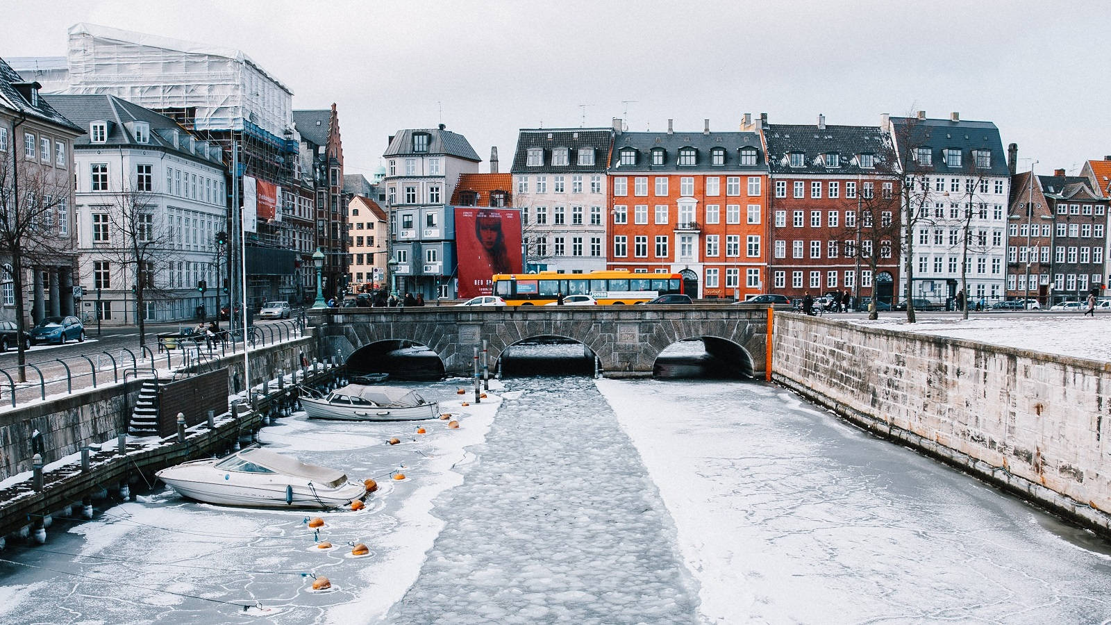Christiansborg and the canals
